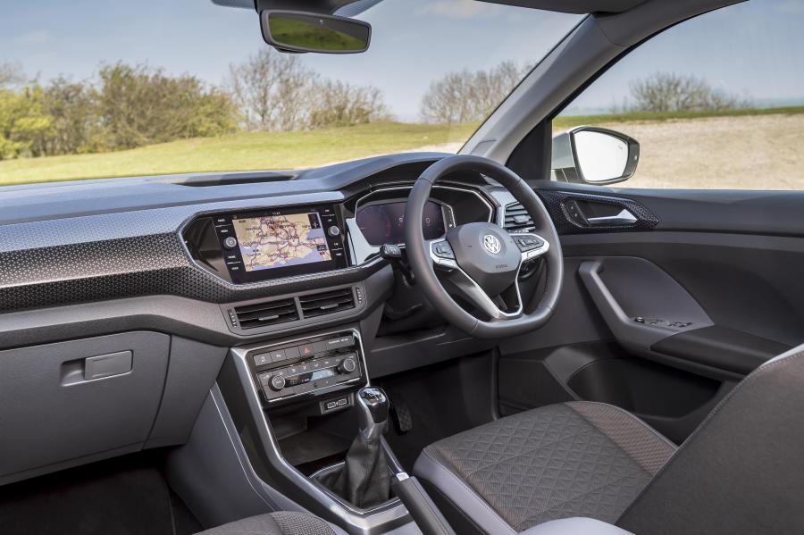 Интерьер Volkswagen T-Cross SEL 2019 года  (UK) (фото 3 из 26)
